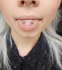Snake Eye Piercing Ideas On Pinterest Fashion Style Beauty Piercings Diferentes Piercings Faciais Piercings