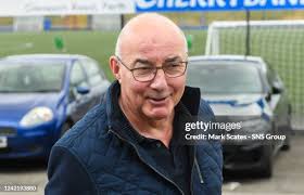 299 Master Willie Photos & High Res Pictures