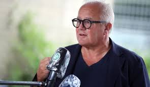 Sportdirektor max eberl von bundesligist borussia mönchengladbach übt angesichts des jüngsten eklats um präsident fritz keller scharfe kritik am dfb. H6c6fhpsyj5s3m