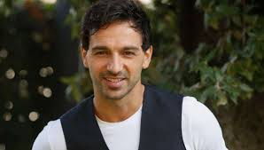 Raimondo todaro torna a ballando con le stelle dopo l'operazione subita e danza uno splendido valzer con elisa isoardi. Maafnah7bgpbym