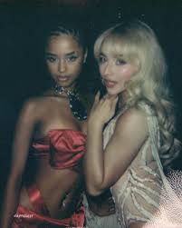 Sabrina Carpenter - Latest posts and media in Sabrina Carpenter - Fappenist