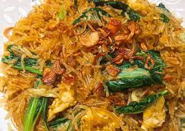 150 gram bihun ( seduh dengan air mendidih sebentar saja ) 1 sendok makan kecap manis ( kecap bisa di campur ke dalam kuah atau di sajikan terpisah ) 1 butir telur, di kocok lepas. Cara Termudah Untuk Memasak Nikmat Bihun Goreng Jawa Cara Bunda Dinda
