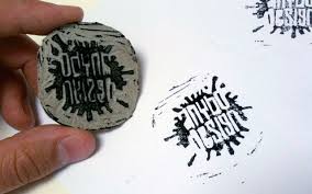 ▲ ▲ ↓ ↓ ↓ cliquez sur « plus » et faites dérouler le descriptif ↓ ↓ ↓ customisez papiers. Creation D Un Tampon Personnalise Anybodesign