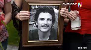 Ďábelské pochutnání přeje tým pablo escobar. La Policia Encuentra Al Chilli Y Lo Asesina Frente A Su Hermana