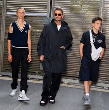 Romeo, harper and cruz beckham shared heartfelt messages to the british designer. The Beckhams Are An Air Dior Wearing Boy Band Esquire
