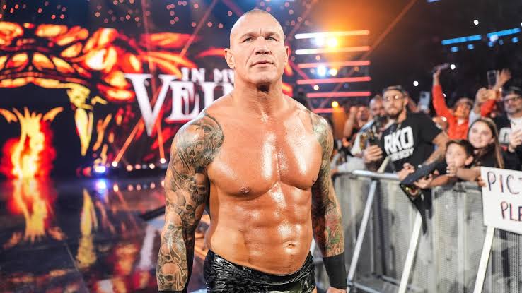 Randy Orton casi canjea su maletín otra vez