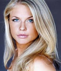 Tammy Sinclair's Instagram, Twitter & Facebook