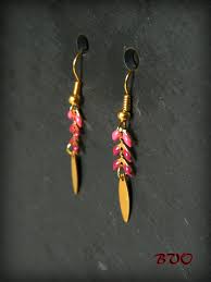 Boucles D Oreilles Navette Metal Doree Et Chaine Epi Emaillee Rose Et Voilette Boucles Bijoux Boucles D Oreilles Boucles D Oreilles Faites Main Boucles