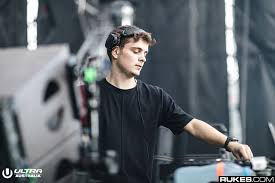 Martin garrix has risen to global stardom in pop as well as electronic circles. Martin Garrix Shares One Hour Rooftop Set Including Unreleased Someone You Loved Remix Dancing Astronaut