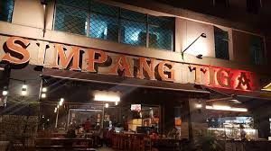 This restaurant was very famous in medan, indonesia. Restoran Simpang Tiga Picture Of Restoran Simpang Tiga Medan Ipoh Tripadvisor
