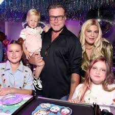 Jennie says she doesn't 'accept it in a weird way'. Tori Spelling Was Mom Shamed For Daughters Hair And Makeup Allure
