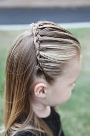 Throw a little @hairitagebymindy dry shampoo in your roots and this makes 4 or 5 day hair looks amazing! 25 Little Girl Hairstyles You Can Do Yourself