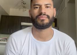 John Gibler, autor en Bajo la bota