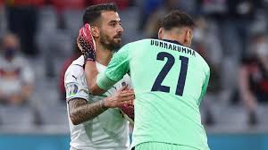 And spinazzola, 28, seemingly knew the injury was serious straight away as he immediately called for medical assistance. Tvwwos7hp9zi1m