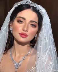 تعرفوني مو اي ميك اب يعجبني بس مت عند جمال هذا المكياج لمعته تجنن فساتين الناعمه وتنسيقات العيد تلا Makeup Brush Set Fish Makeup Beauty Makeup Tips