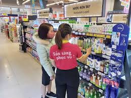 Trao đổi với vnexpress, bà nguyễn thị bích vân, giám đốc truyền thông tập đoàn central retail việt nam cho biết, ngay sau khi các chợ tự phát bị ngưng hoạt động, lượng khách đến siêu thị này mua sắm hàng thiết yếu nhiều hơn. Sá»©c Mua Online Táº¡i Há»‡ Thá»'ng Sieu Thá»‹ Vinmart TÄƒng 200