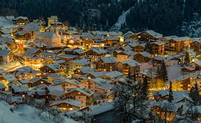 Een van de vele geweldige gratis stockfoto's van pexels. Achtergronden Zwitserland Canton Of Grisons Winter Een Dak Sneeuw
