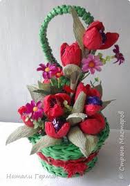поделки на 8 марта из гофрированной бумаги и конфет Podelka Izdelie 8 Marta Pletenie Korzinka Vosmerka Bumaga Gofrirovannaya Trubochki Bumazhnye Foto 1 Bilder
