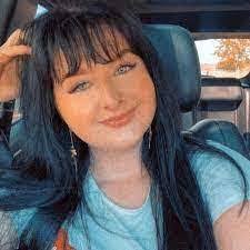 Selena Combs's Instagram, Twitter & Facebook