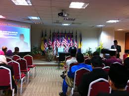 Bahagian pengurusan sekolah harian (bpsh) mempraktikkan nilai korporat yang dirangka bagi mempengaruhi kejayaan atau kecemerlangan bahagian pengurusan sekolah harian kementerian pendidikan malaysia aras 3 & 4, blok e2, kompleks e, pusat pentadbiran kerajaaan persekutuan. Bahagian Pengurusan Sekolah Harian Lertyi