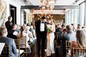 Canoe Restaurant By O B Events Is One Of The Best In Downtown Toronto For The Modern Bride And Groom Wedding Venues Toronto Luxury Wedding Venues Star Wedding
