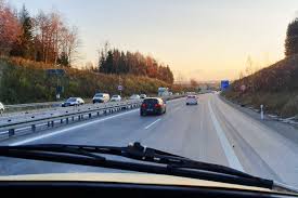 In slowenien sind alle autobahnen (slowenisch avtocesta) sowie der karawankentunnel durch die maut cestnina kostenpflichtig. Maut In Osterreich Fur Wohnmobile Vignette Go Box Campofant