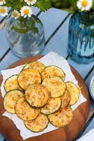 3 Must Try Rezepte Fur Eure Nachste Gartenparty Kochkarussell Rezepte Zucchini Grillen Rezept Chips Rezept