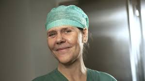 Nu slipper sköterskorna krypa på golvet