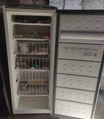 Para vender!!! Freezer vertical Consul. Gelando perfeitamente (em uso).  Aceito pagamento no cartão, com juros da máquina.
