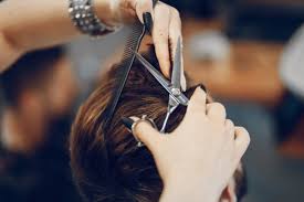 Orang yang sangat terdesak untuk memotong sebagian kuku atau rambut karena akan membahayakan, seperti pecahnya kuku atau. Hukum Potong Rambut Saat Puasa Apakah Diperbolehkan Kumparan Com