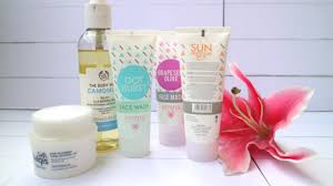 Untuk mengatasi hal ini, berikut 99.co indonesia telah merangkum produk ini merupakan salah satu rekomendasi skincare terbaik untuk mengatasi kulit wajah berminyak, karena memang. 4 Langkah Perawatan Kulit Berminyak Untuk Remaja