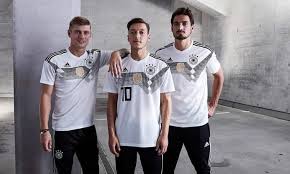Bestel nu een voetbalshirt duitsland 2020 thuis version player,veilig en snel! Duitsland Wk 2018 Voetbalshirt Voetbalshirts Com