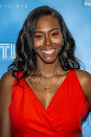 Aeja Lee Attends Bet Holiday Hideaway Los Angeles Premiere Miracle — Stock  Editorial Photo © info@photographybyeugene.com #623810492