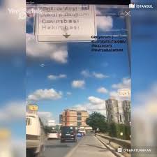 İyi̇ parti kocaeli milletvekili lütfü türkkan'ın kızı dilara türkkan, sosyal medya hesabından yaptığı paylaşımla kendini ele verdi. Yeni Safak Iyi Partili Lutfu Turkkan In Kizi Sirenli Cakarli Aracla Emniyet Seridini Kullandi Facebook