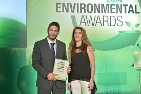 Ερωτευμένοι όσο ποτέ σε σπάνια βραδινή έξοδο. Byrwn Basileiadhs To Success Story To Troxaio Kai Ta Dyskola Paidika Xronia Toy Syzygoy Ths Eriettas Koyrkoyloy Zappit