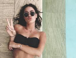 Gefallt 17 5 Tsd Mal 157 Kommentare Lena Lenas View Auf Instagram Peace Vom Pool Girl Beautiful Round Sunglass Women