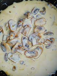 Champignons De Paris Cuits A La Creme