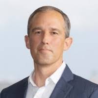 Kelly Esau's Instagram, Twitter & Facebook