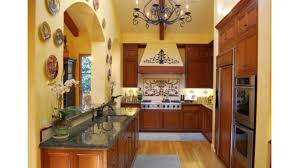 Gunakan interior yang mewah dan elegan dan tidak berlebihan agar ruang dapur tidak terkesan. 14 Desain Dapur Kecil Minimalis Tampak Mewah Rumah Com