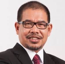 Sidang media usahawan kosmetik, datuk seri aliff syukri berkenaan seorang gadis obesiti yang mendakwa dirinya ditipu. Another Brick In The Wall Th S Zukri Samat Asked To Resign