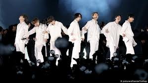 K Pop S Online Fan Base Gets Political Unlike Its Stars Music Dw 02 07 2020