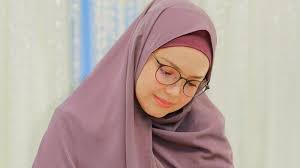 Sehubungan itu, doktor dijangka melakukan pembedahan sekitar pukul 2 petang ini untuk mengeluarkan kandungan isteri kepada pelawak shuib itu. 7s3bpmshndp0am