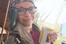 Fundraiser for Catherine Pinkney by Neil Pinkney : Cath has MS. Can you  help me buy her a Wheelchair?