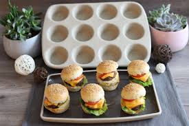 12er Snack Von Pampered Chef Mini Burger Mixing There Are Different Speed Settings For Slow Mixing Mixing Mix Mini Burgers Pampered Chef Mini Desserts
