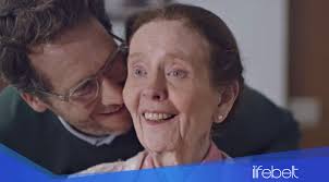 Seguro que cuando eras pequeño/a has oído estas típicas «frases de madre», el por qué se repiten generación tras generación es todo un misterio, pero sí, seguro que tú misma si eres madre te habrás sorprendido diciéndolas, así que para seguir la tradición en el día. 4 Campanas Del Dia De La Madre Para Inspirarte Ilifebelt