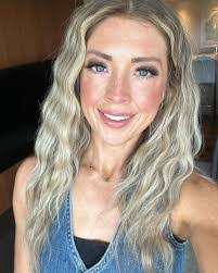 Mandi Newman's Instagram, Twitter & Facebook