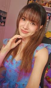 Rachelle Crocker's Instagram, Twitter & Facebook