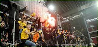 Hooliganism is disruptive or unlawful behavior such as rioting, bullying and vandalism, usually in connection with crowds at sporting events. Brondbys Hooligans Star For Aere Og Loyalitet Faellesskaber