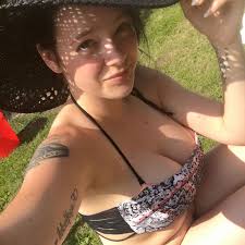 Vis profiler af personer, der hedder anne merete wünsche oldenburg. Nach Beauty Op Anne Wunsche Zeigt Erstmals Ihre Neuen Bruste Intouch