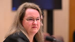 Gender pay gap for 2022 remained static and high in private sector